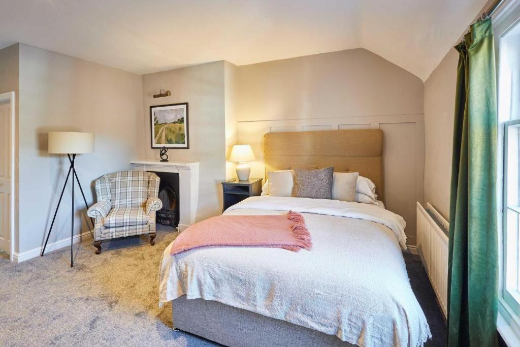 The Raven Hotel At Much Wenlock By Purestay Exterior photo