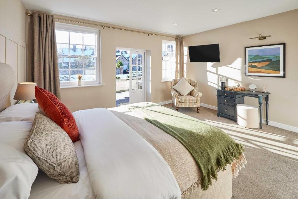 The Raven Hotel At Much Wenlock By Purestay Exterior photo